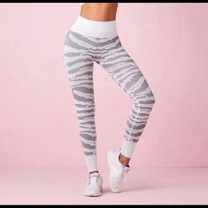 Seamless Zebra Leggings